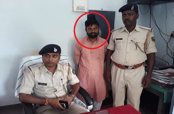 शराब के नशे में धुत्त लोजपा नेता गिरफ्तार, बीच सड़क पर कर रहे थे हंगामा