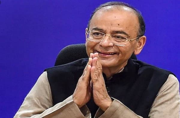 BJP सरकार में संकटमोचक रहे जेटली...वित्त मंत्री रहते जेटली ने लिए कई कड़े और महत्वपूर्ण फैसले