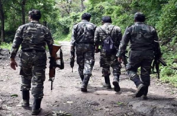 छत्तीसगढ़ के नारायणपुर में सुरक्षा बलों और नक्सलियों के बीच मुठभेड़, 5 नक्सली ढेर