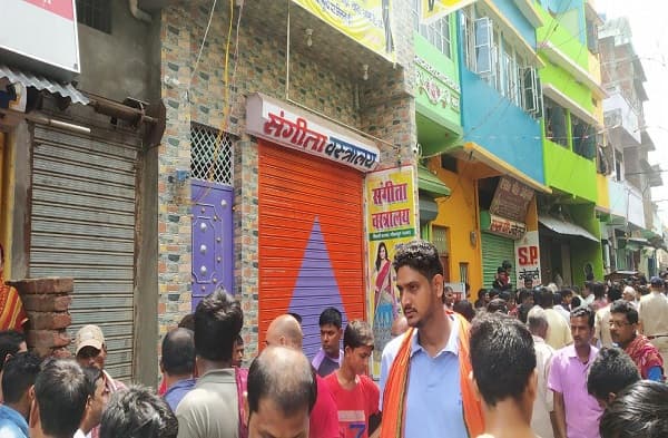 पटना में दिनदहाड़े कपड़ा दुकानदार को दुकान में घुसकर मारी 5 गोली, सकते में पुलिस