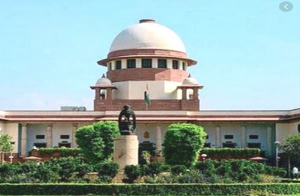 जम्मू कश्मीर में धारा 370 खत्म किये जाने पर सुप्रीम कोर्ट आज करेगा सुनवाई, घाटी में प्रतिबंध पर भी बहस की उम्मीद