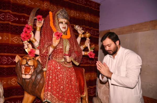 लालू यादव ने जिस मंदिर का कराया निर्माण, तेजस्वी ने वहां पहुंचकर की पूजा