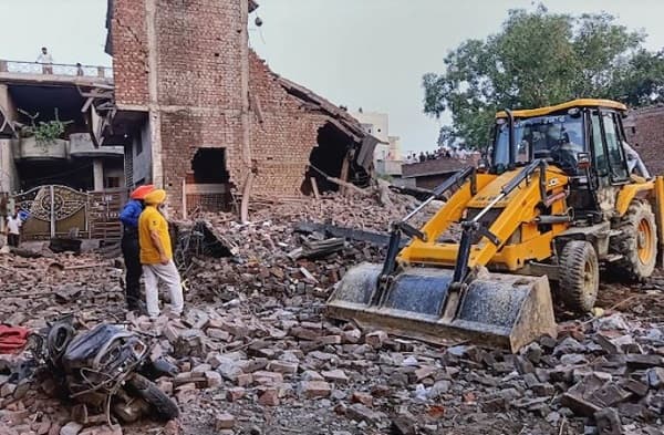 पंजाब: पटाखा फैक्ट्री ब्लास्ट में मरने वालों की संख्या पहुंची 23, CM अमरिंदर सिंह ने दिये जांच के आदेश