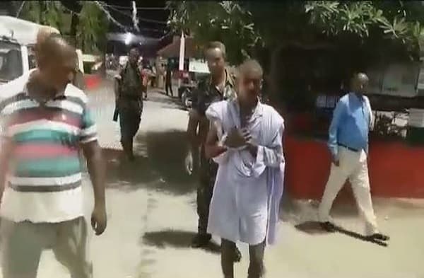 बेगूसराय: बच्चा चोरी के नाम पर जमकर हो रही गुंडागर्दी, भीड़ ने ग्रामीण को पीटा, पुलिस ने बचायी जान