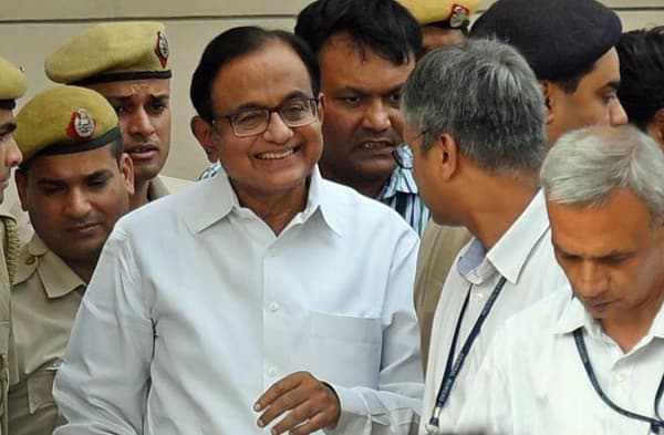 चिदंबरम की जमानत पर फैसला आज, सीबीआई हिरासत में हैं पूर्व वित्त मंत्री
