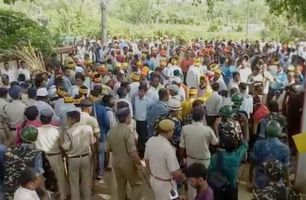 नियोजित शिक्षकों का धरना खत्म, नेताओं ने कहा- हक के लिए जारी रहेगा संघर्ष