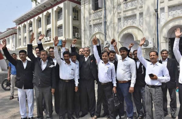 6 सितंबर को होगा हाईकोर्ट बार एसोसिएशन का चुनाव, अध्यक्ष की कुर्सी के लिए अनिल झा और संजय सिंह के बीच सीधा मुकाबला