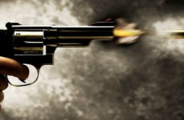 घर में घुसकर स्क्रैप कारोबारी समेत पत्नी और बेटी को गोलियों से भूना, सकते में पुलिस