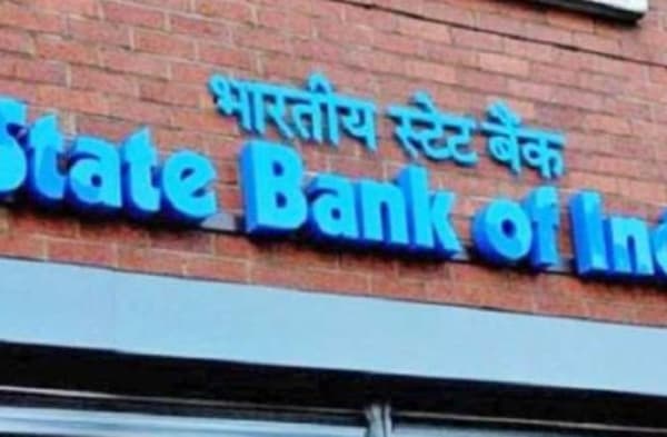 SBI ने अपने ग्राहकों को दिया तोहफा, होम लोन के ब्याज दर में की कमी