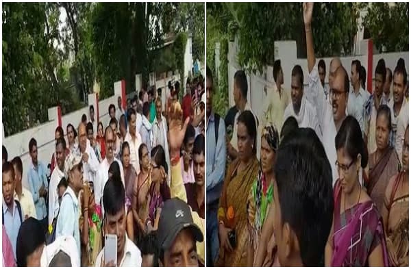 सड़क पर उतरे नियोजित शिक्षक, गर्दनीबाग स्टेडियम के बाहर प्रदर्शन, नीतीश सरकार पर लगाया अत्याचार करने का आरोप