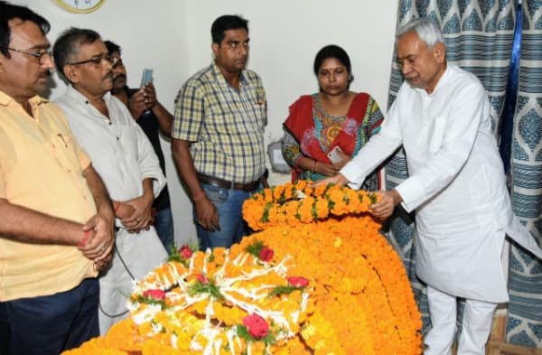 पूर्व मंत्री तुलसी दास मेहता का निधन, सीएम नीतीश ने दी श्रद्धांजलि