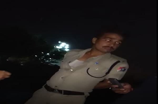 फर्स्ट बिहार झारखंड की खबर का असर, नाबालिग से शराब मांगने वाला RPF जवान निलंबित