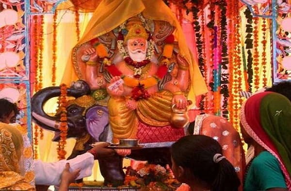 राजधानी में विश्वकर्मा पूजा की धूम, भक्ति भाव से लोगों ने की पूजा-अर्चना