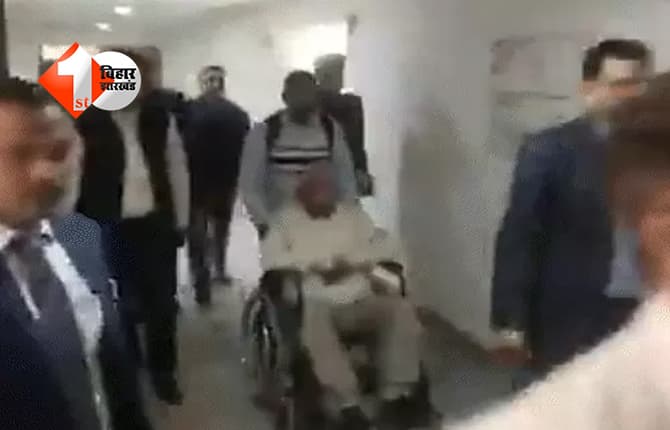 Land for Job case : लालू यादव परिवार के साथ पहुंचे राउज एवेन्यू कोर्ट, लैंड फॉर जॉब केस में आरोपों से किया इनकार