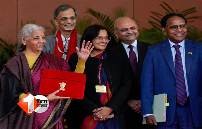 Ayushman Bharat Yojana : केंद्रीय बजट 2026: रिकॉर्ड 9वीं बार वित्त मंत्री निर्मला सीतारमण पेश करेंगी बजट, इन 5 बड़ी घोषणाओं पर टिकी नजर