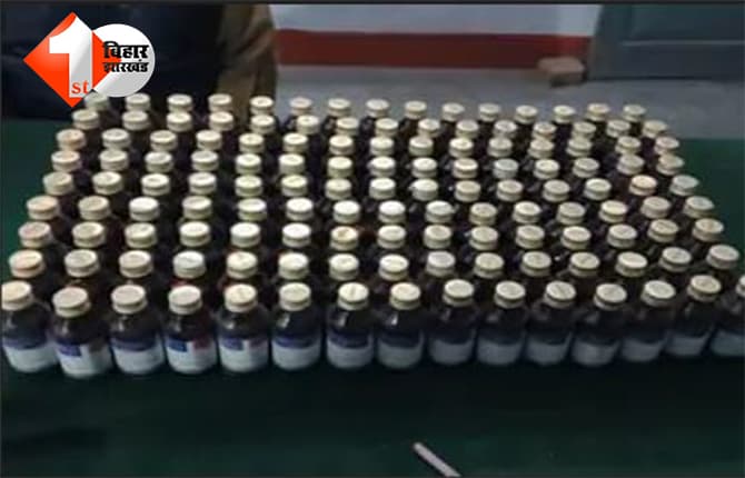 Crime News: बिहार में नशीली दवा के खिलाफ बड़ी कार्रवाई: दो गांवों से भारी मात्रा में प्रतिबंधित कफ सिरप बरामद, तस्करों की तलाश जारी