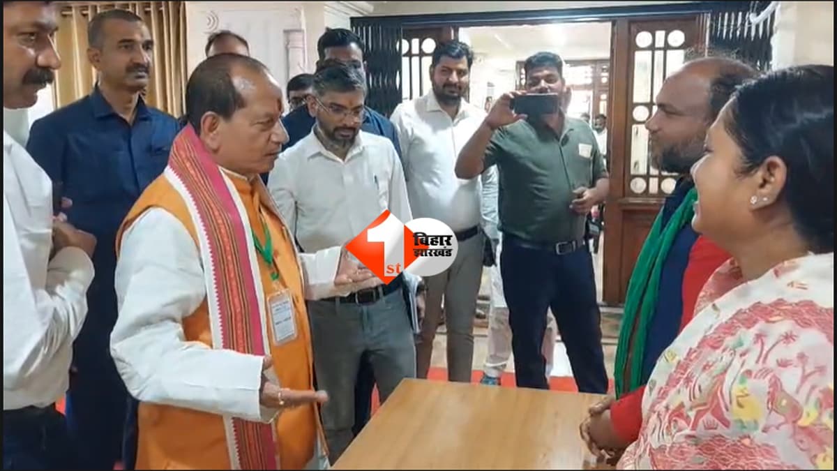 BIHAR NEWS : NDA के 202 विधायकों ने कर दी वोटिंग, महागठबंधन के 4 MLA अभी भी गायब, विजय सिन्हा ने पोलिंग एजेंट से पूछा -कब तक करेंगे इंतजार...घर जाइए