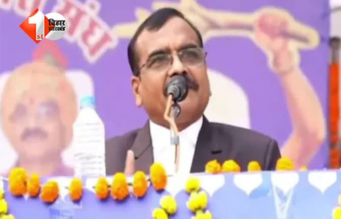 IAS Santosh Verma: सवर्ण बेटियों को लेकर विवादित टिप्पणी, IAS संतोष वर्मा घिरे; कार्रवाई की उठी आवाज