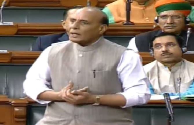 हैदराबाद केस की सड़क से संसद तक गूंज, रक्षा मंत्री राजनाथ सिंह ने कहा- महिलाओं पर अपराध के खिलाफ और कठोर कानून बनाने के लिए तैयार