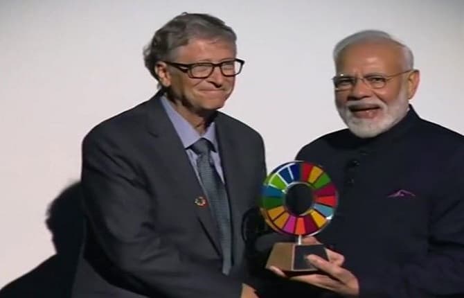 ग्लोबल गोलकीपर अवॉर्ड से नवाजे गये प्रधानमंत्री नरेंद्र मोदी, कहा- 'जिन्होंने स्वच्छता को अपनाया उन्हें यह समर्पित'