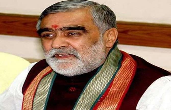 थानेदार को धमकाने के मामले में बढ़ सकती है अश्विनी चौबे की मुश्किलें, डुमरांव थाने में केस दर्ज