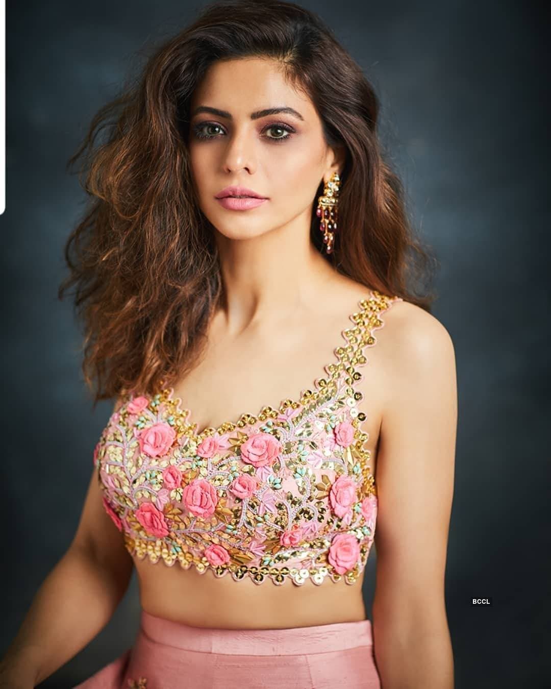 कोमोलिका को लेकर फैन्स का इंतजार हुआ खत्म.....आमना शरीफ बनेगी कोमोलिका