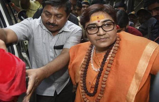 गोडसे पर साध्वी की सफाई, कहा- बस, मैंने उधम सिंह का अपमान नहीं सहा