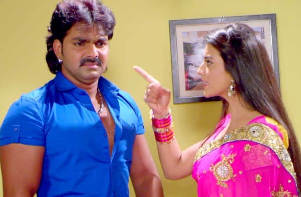 Exclusive : एक्ट्रेस अक्षरा सिंह को अश्लील मैसेज भेजते हैं पवन सिंह, मर्डर की दी धमकी, पढ़ें अक्षरा का पूरा FIR