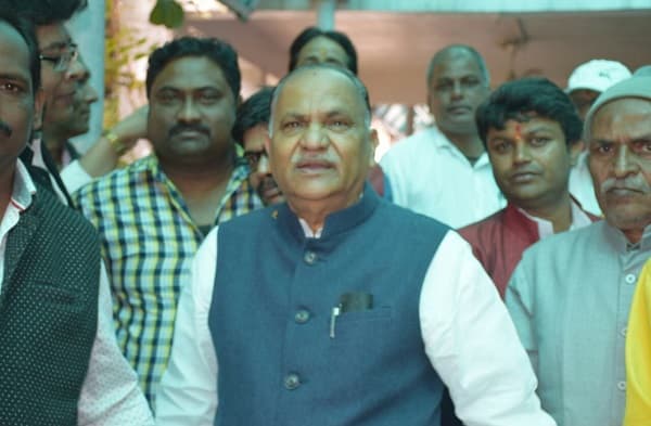 परिवहन मंत्री सीपी सिंह को भरना पड़ा जुर्माना, ट्रैफिक सिग्नल को तोड़ने का मामला