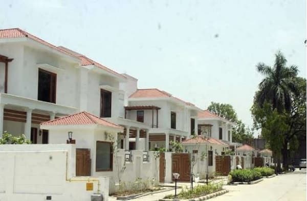 सरकारी बंगले से नहीं हट रहा 'मोह', 82 सांसदों ने कड़ी चेतावनी के बाद भी नहीं खाली किया बंगला, अब होगी कार्रवाई