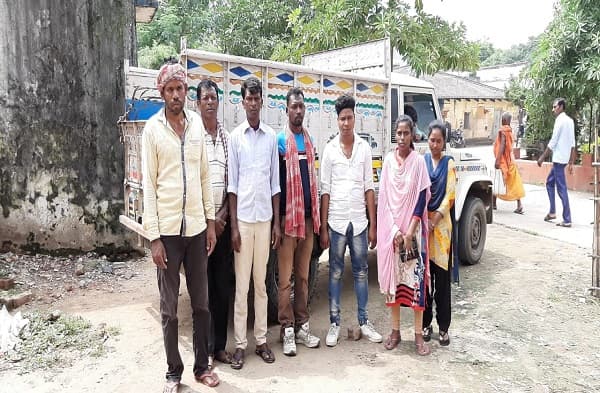 बस से गिरा इंजीनियर, मौके पर ही हुई मौत, परिजनों का रो रोकर बुरा हाल