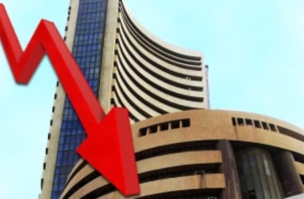 अर्थव्यवस्था में सुधार के संकेतों के बावजूद शेयर बाजार में गिरावट, लुढ़के सेंसेक्‍स और निफ्टी