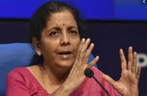 निर्मला सीतारमण ने टैक्स डिफॉटर को दी राहत, छोटे डिफॉल्ट में अब नहीं चलेगा अपराधिक मुकदमा