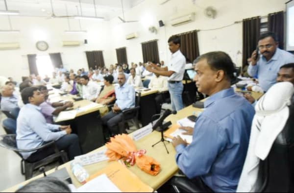 पटना में प्राइवेट स्कूल पर सरकार ने कसी नकेल, अब हर साल इतनी ही बढ़ेगी फीस, मनमानी करने वाले स्कूलों को देना होगा 1 लाख जुर्माना