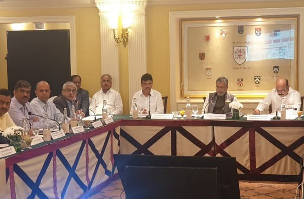 ऑटो सेक्टर में मौजूदा 28 फीसदी से नहीं घटेगा GST, सुशील मोदी ने कहा- 45 हजार करोड़ का होगा नुकसान